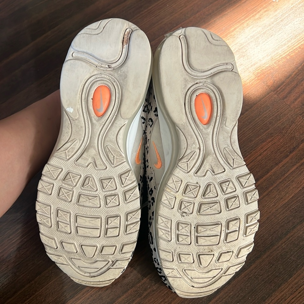 Women’s Nike Airmax 97 leopard - Picture 3 of 4